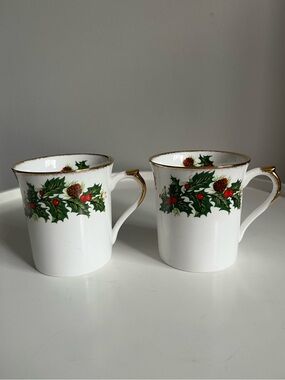 Set of 2 Rosina Queen's Fine Bone China Yuletide Coffee Tea Cup Holly Gold Trim
